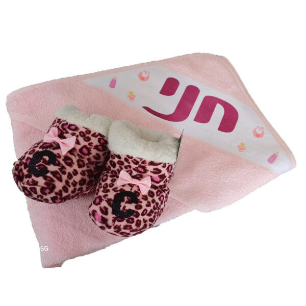 הסט המושלם הזה! מגבת+ נעלי בית לתינוקות